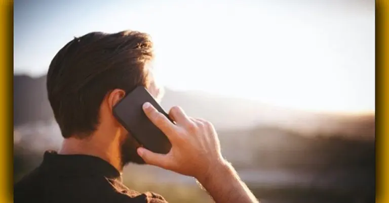 মোবাইলে কথা বলা